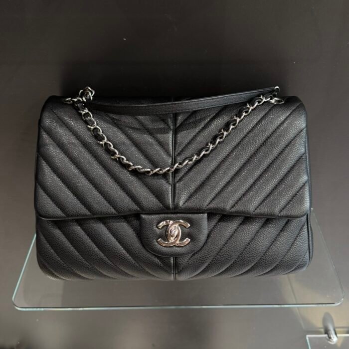 Chanel Caviar Chevron Nera
