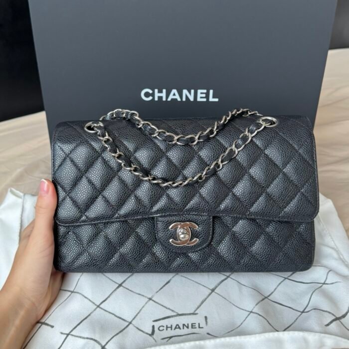 Chanel Timeless media nera caviar