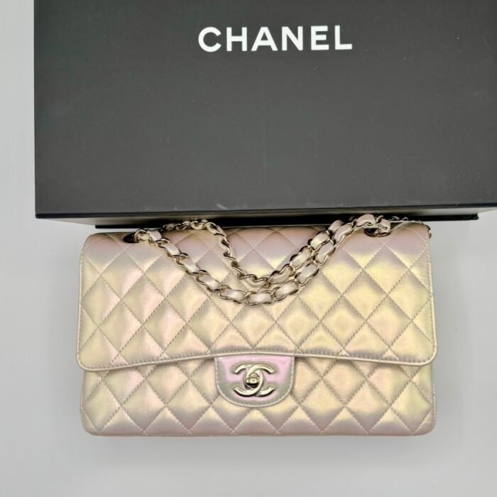 Chanel Timeless media bianco perlato
